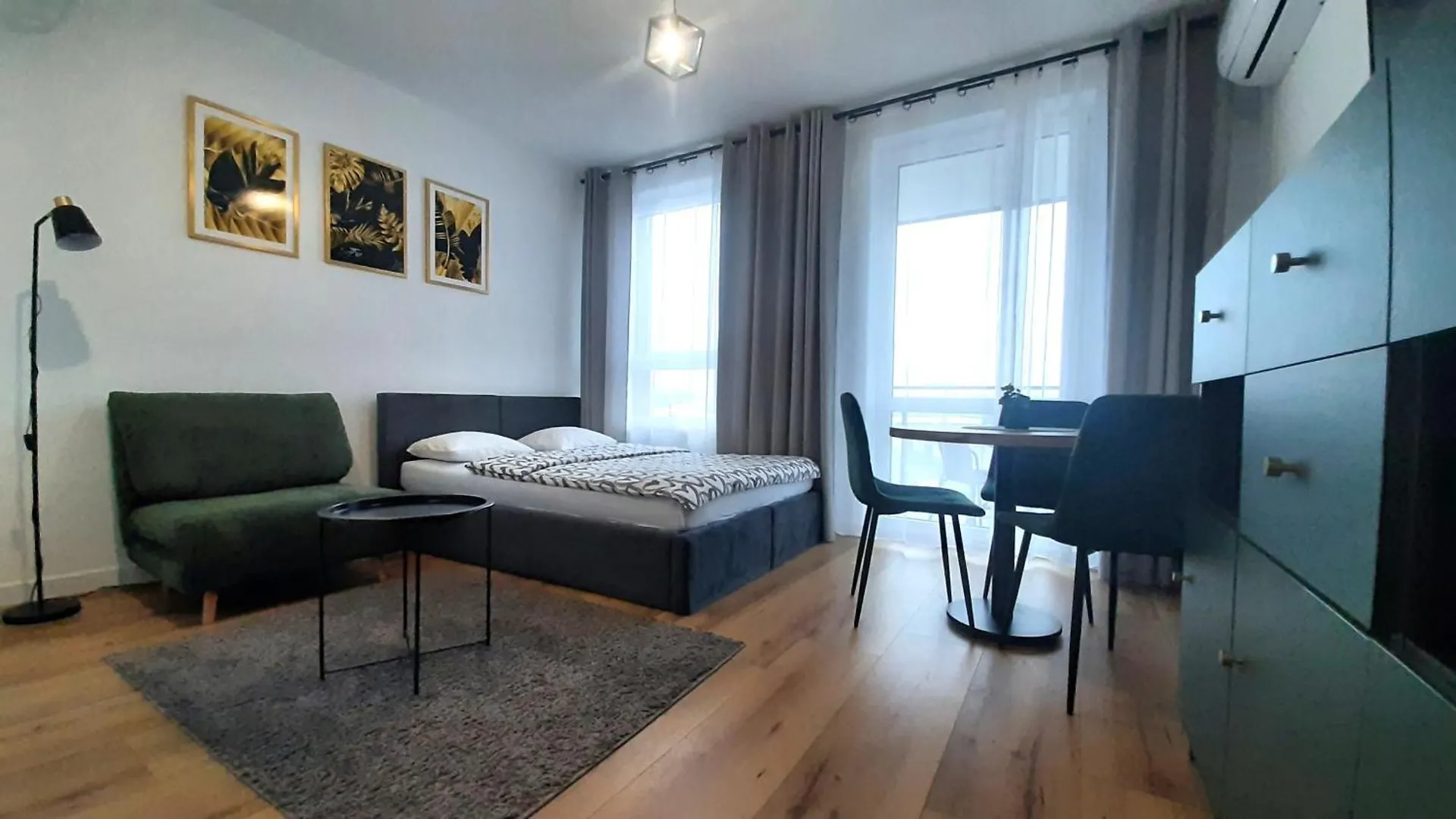 הקונטקטים של Apartament Venus